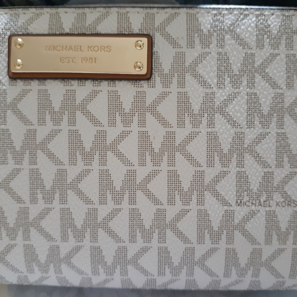 MICHAEL KORS wristlet HANDBAG